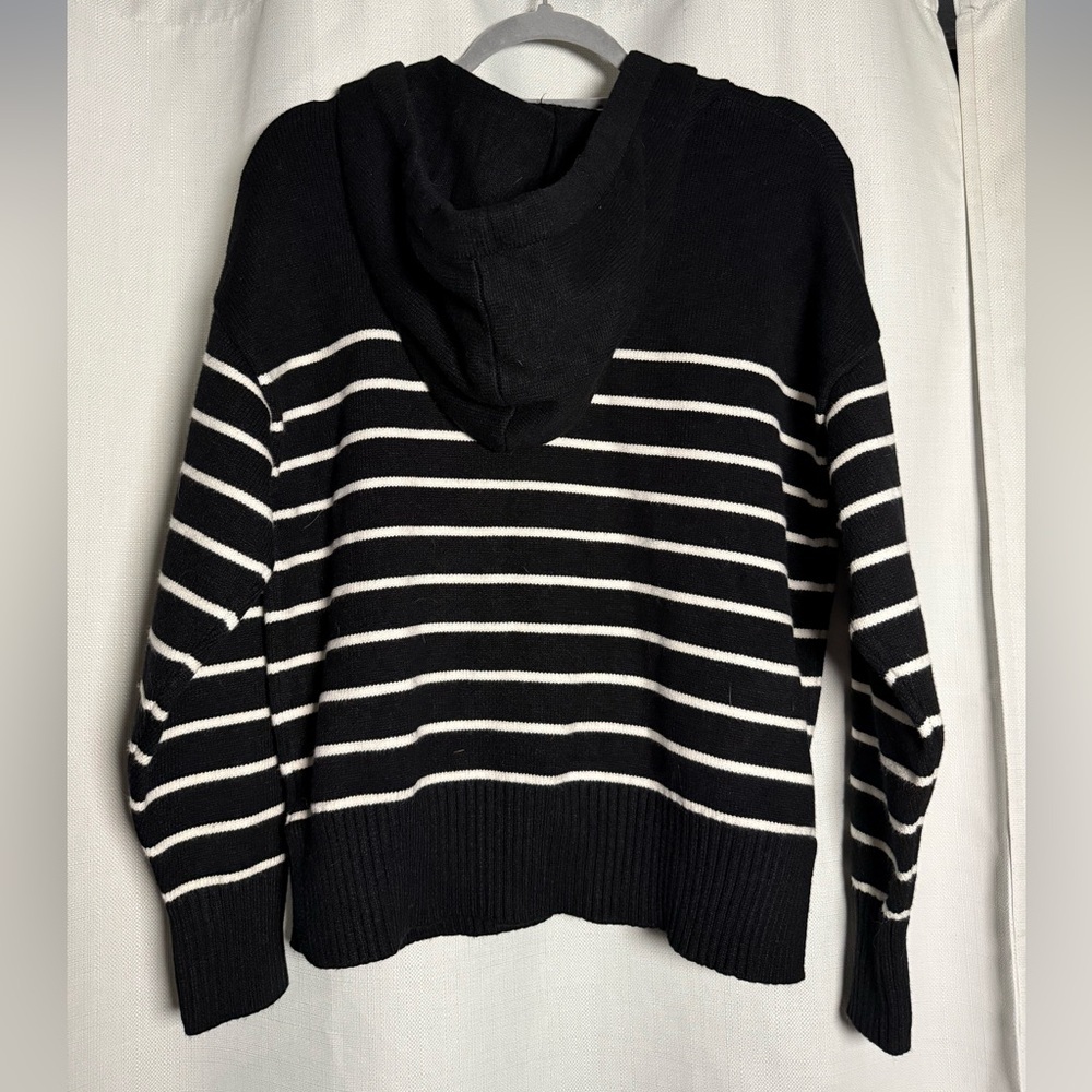 Como Vintage Stripe Hooded Sweater in Jet Black and White Cloud Dancer Size Med - Picture 2 of 8